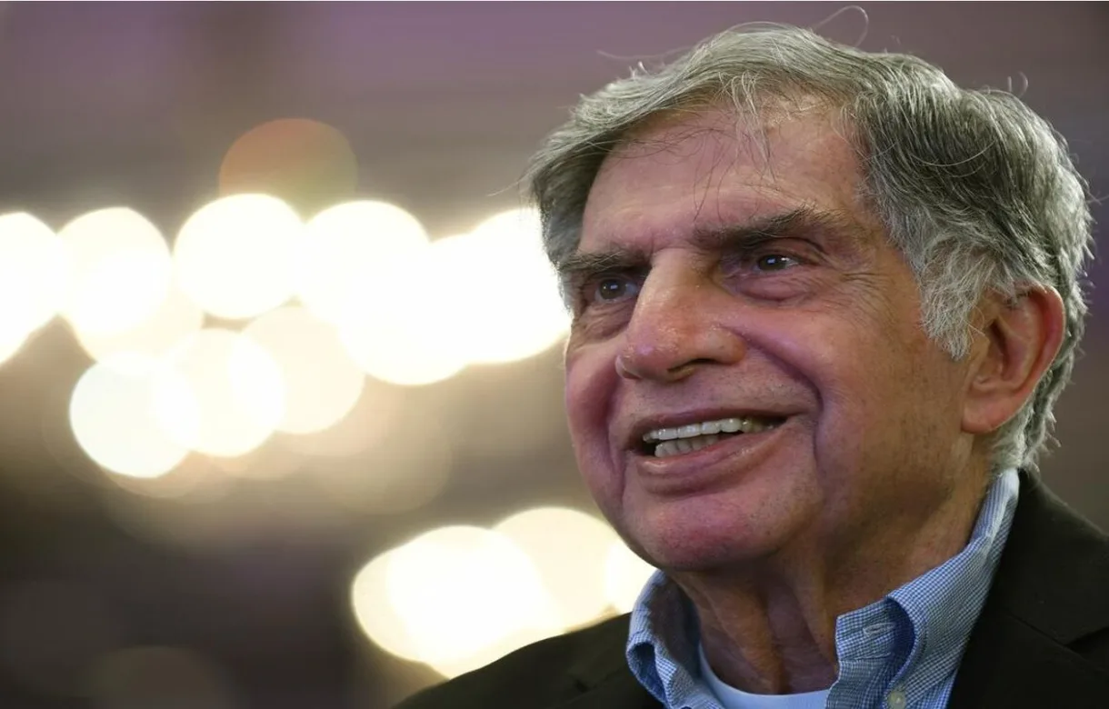 Politicians, industrialists mourn veteran industrialist Ratan Tata’s demise, mortal remains kept at NCPA for public homage