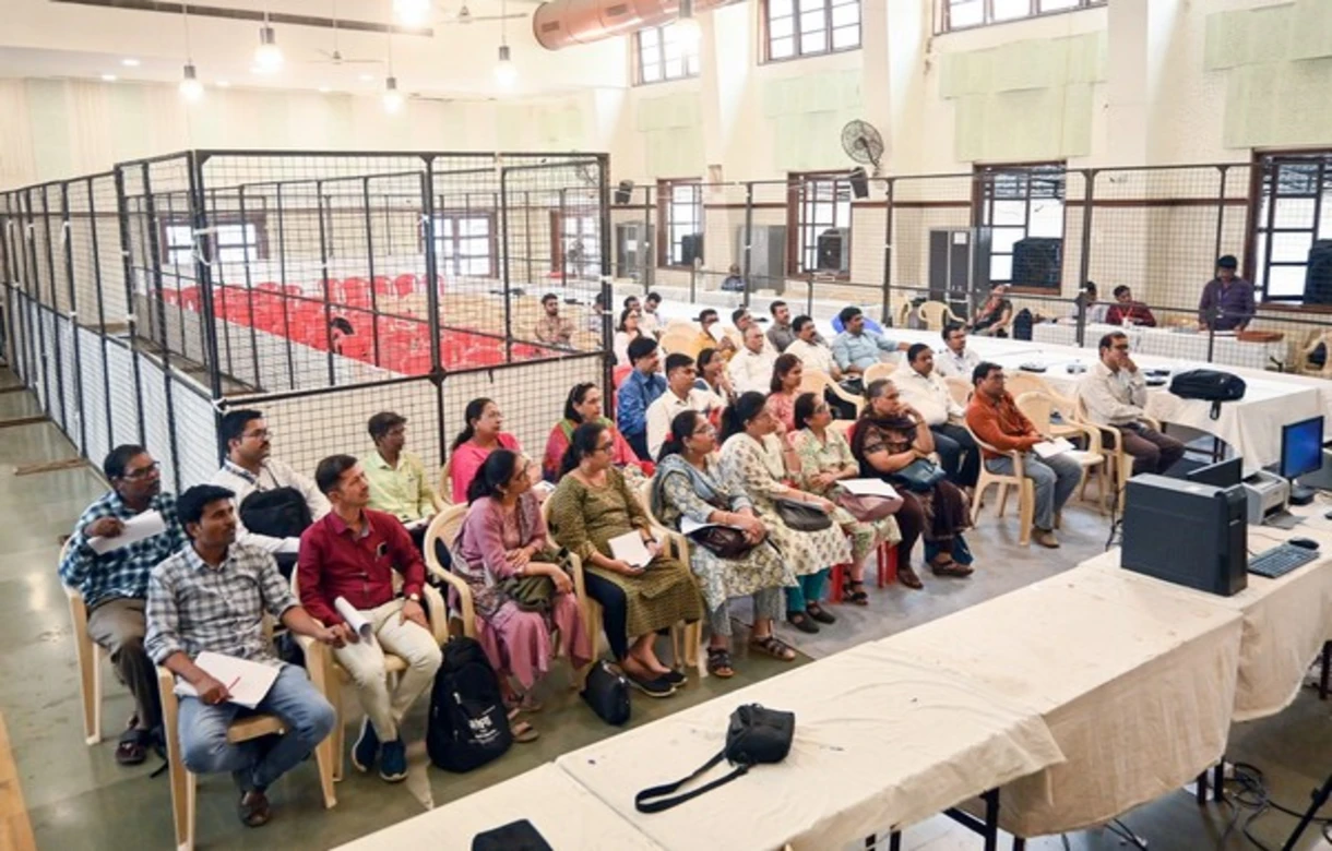 Maharashtra, Jharkhand results Live: Counting begins with postal ballots