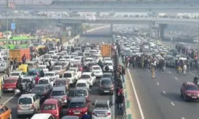 Farmers Protest: Police put up barricades, massive jam on Noida-Delhi roads