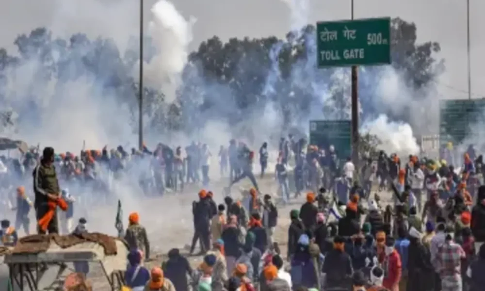 Standoff between farmers and police at Delhi-Haryana border, cops use tear gas