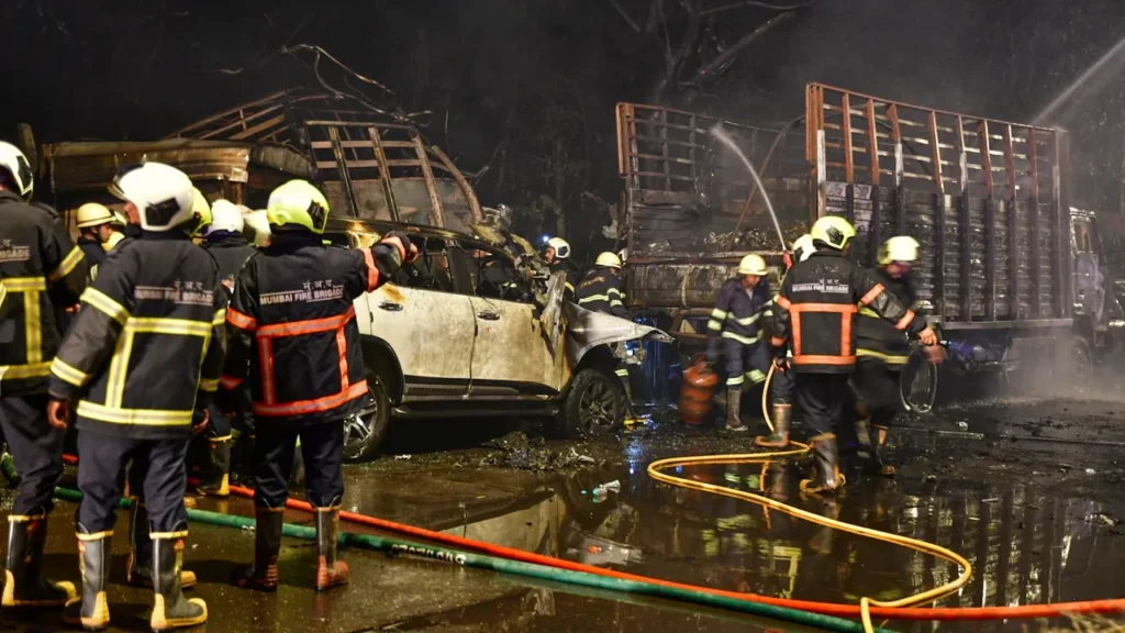 Dharavi fire, Dharavi gas cylinder explosion, Mumbai fire news, Maharashtra LPG cylinder blast,