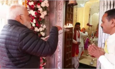 PM Modi performing Ganga Aarti at Mukhwa temple