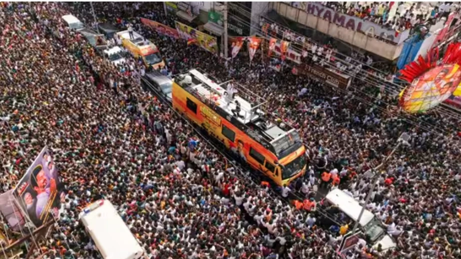 Stampede at Vijay’s rally