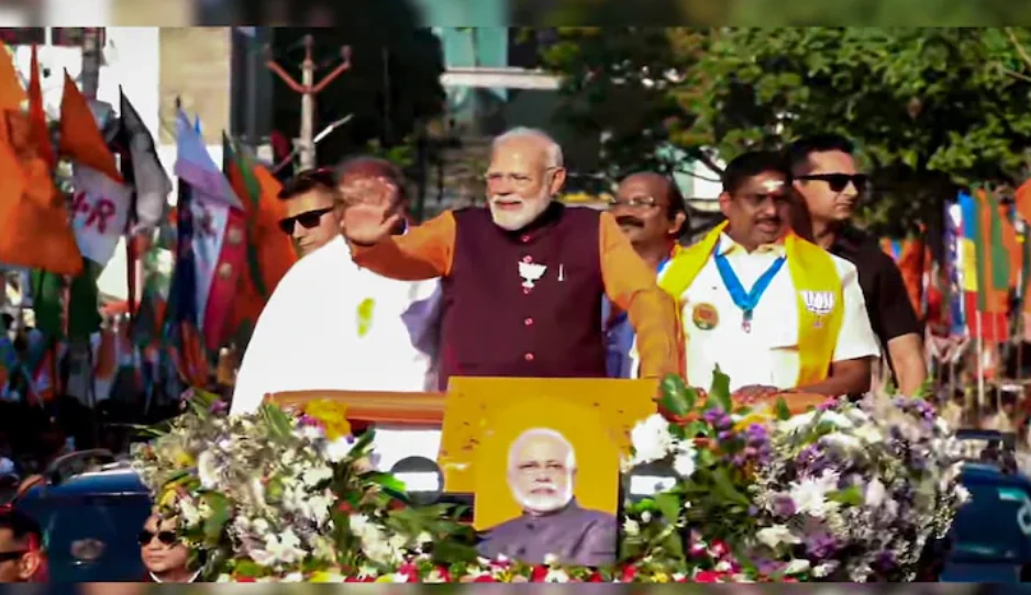 PM Modi holds roadshow in Puducherry