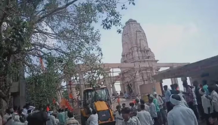 Temple roof collapse